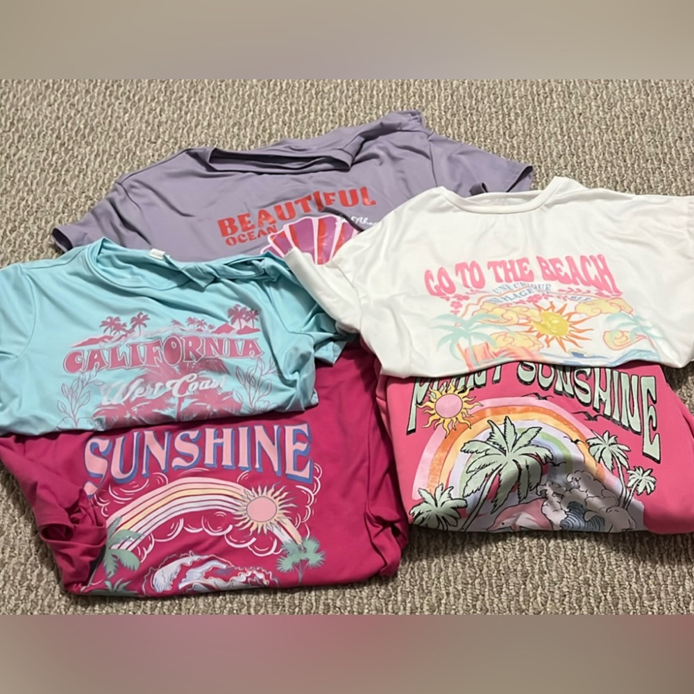 SHEIN beachey shirts and crewneck bundle (can be sold separately)